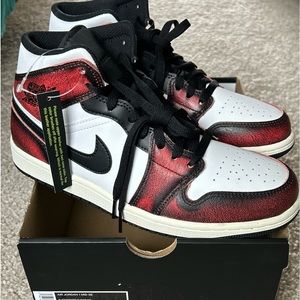 New Nike Air Jordan 1 Mid SE Men’s 8.5/Womens 10